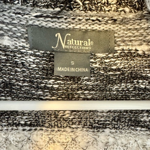 Natural Reflections Gray and Cream Textured Knit Cardigan - Picture 2 of 3